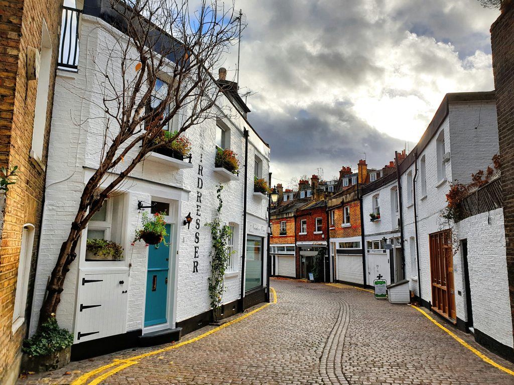 Finding Your Home Away from Home in London: Neighborhood Guides